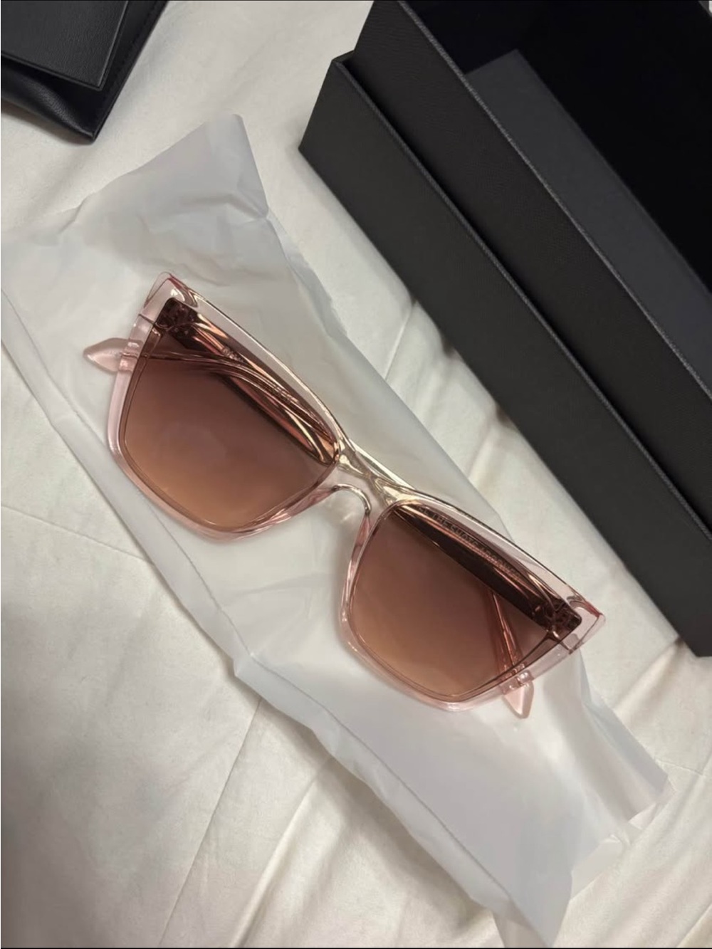 QUAY "set in stone" rose gold sunglasses